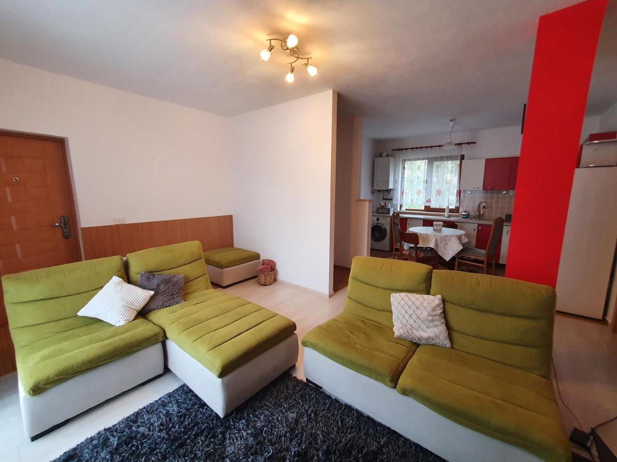 Apartament La Casa In Curte Comuna Lägenhet Codlea Exteriör bild