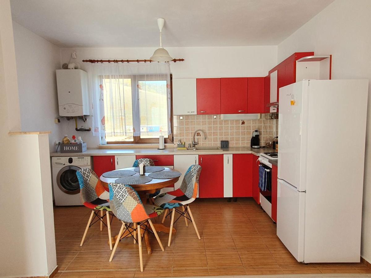 Apartament La Casa In Curte Comuna Lägenhet Codlea Exteriör bild