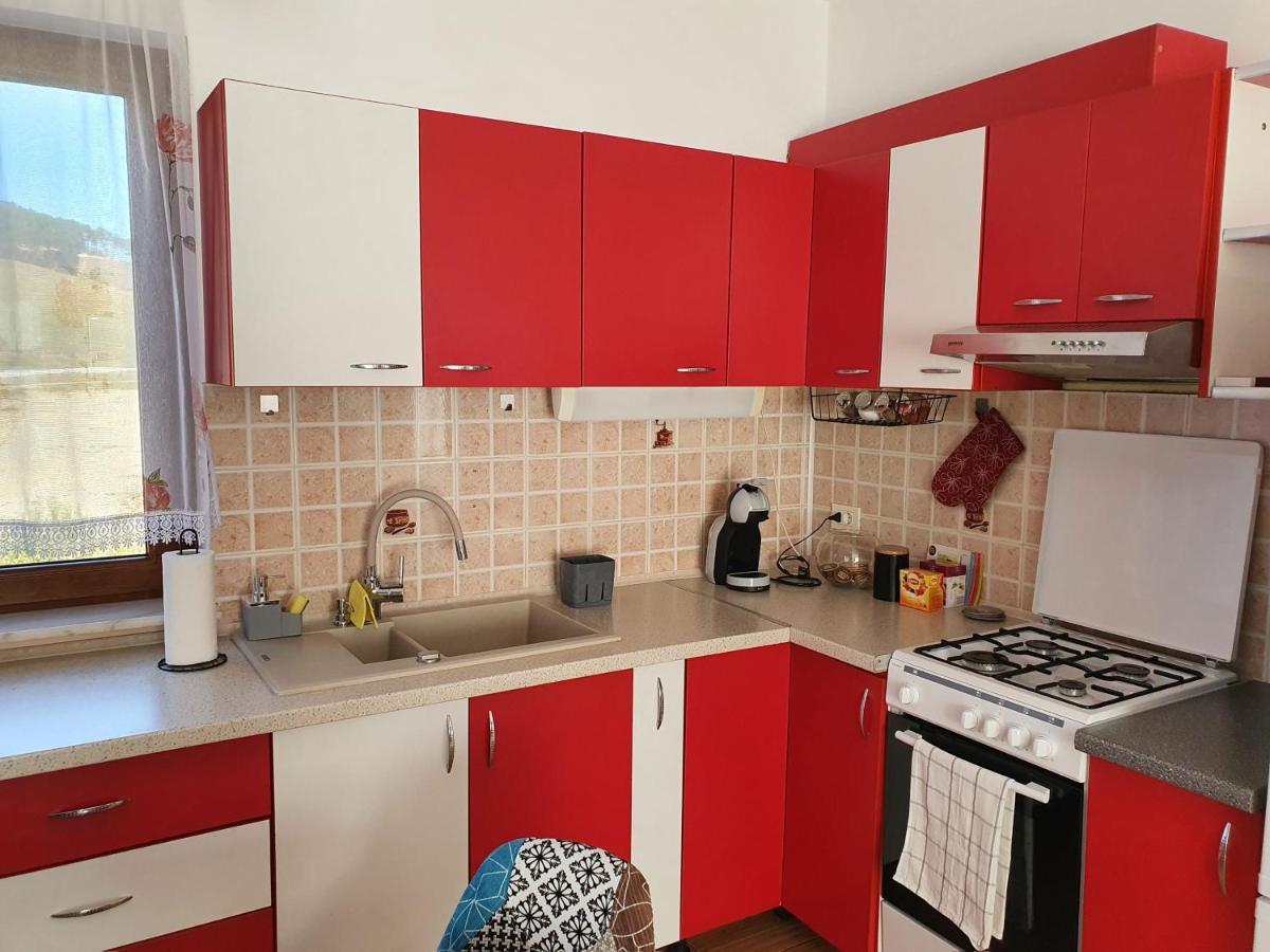 Apartament La Casa In Curte Comuna Lägenhet Codlea Exteriör bild