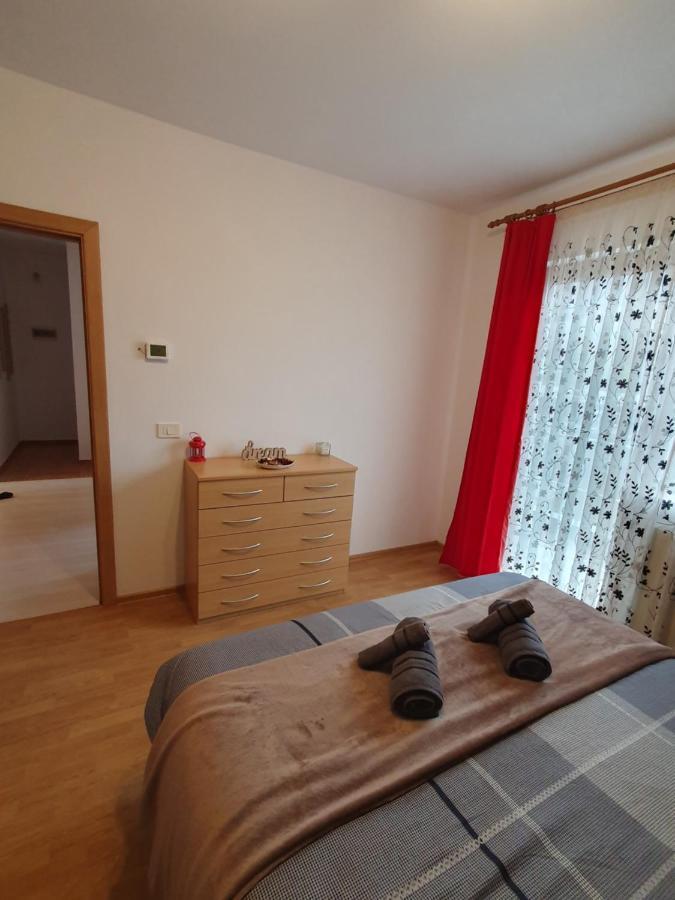 Apartament La Casa In Curte Comuna Lägenhet Codlea Exteriör bild